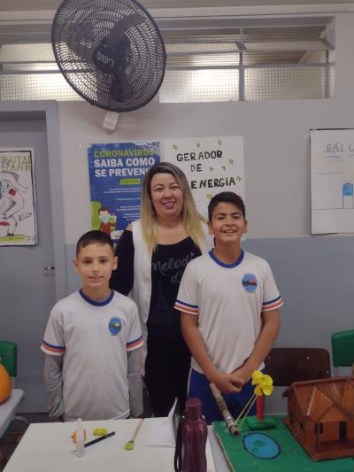 Escola LeocÃ¡dio JosÃ© Correia realizou a Feira de CiÃªncias com os Alunos do 5Âº ano